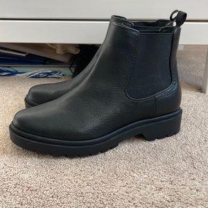chelsea boots